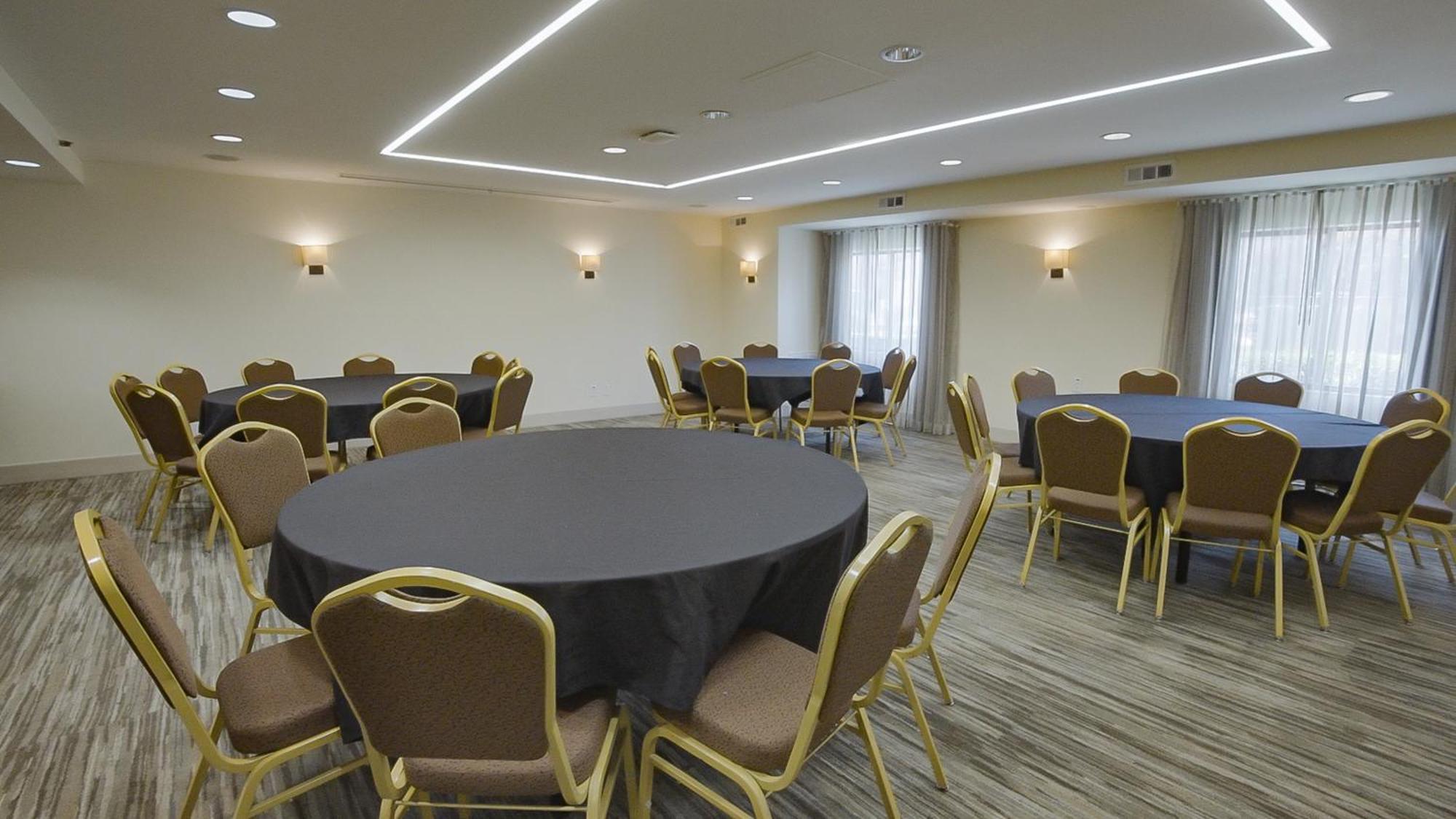 Holiday Inn Irving Las Colinas By Ihg Exterior photo