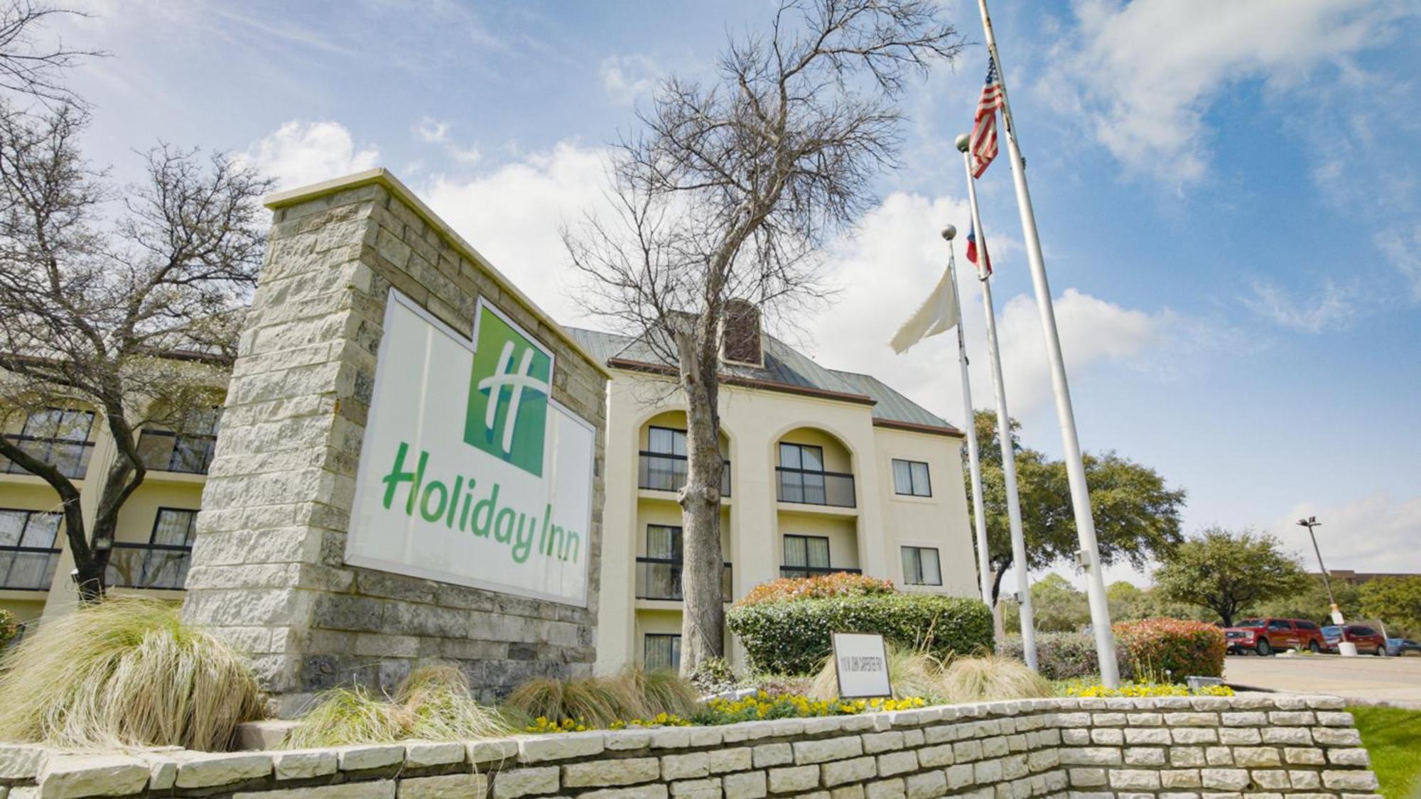 Holiday Inn Irving Las Colinas By Ihg Exterior photo