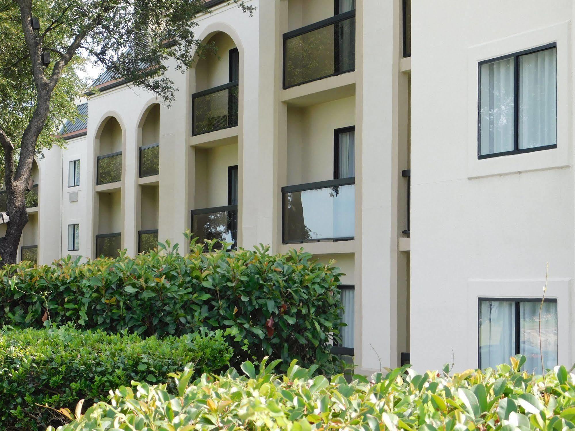 Holiday Inn Irving Las Colinas By Ihg Exterior photo
