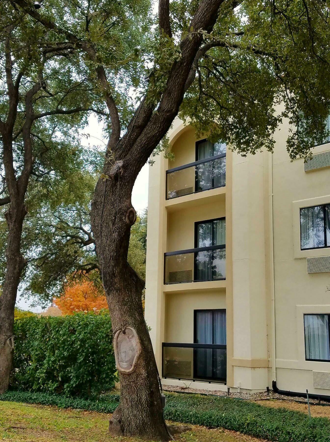 Holiday Inn Irving Las Colinas By Ihg Exterior photo